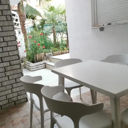 La Familia Apartments Olympiakí Aktí Dış mekan fotoğraf