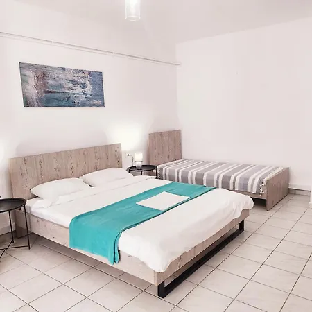 La Familia Apartments Olympiakí Aktí Dış mekan fotoğraf